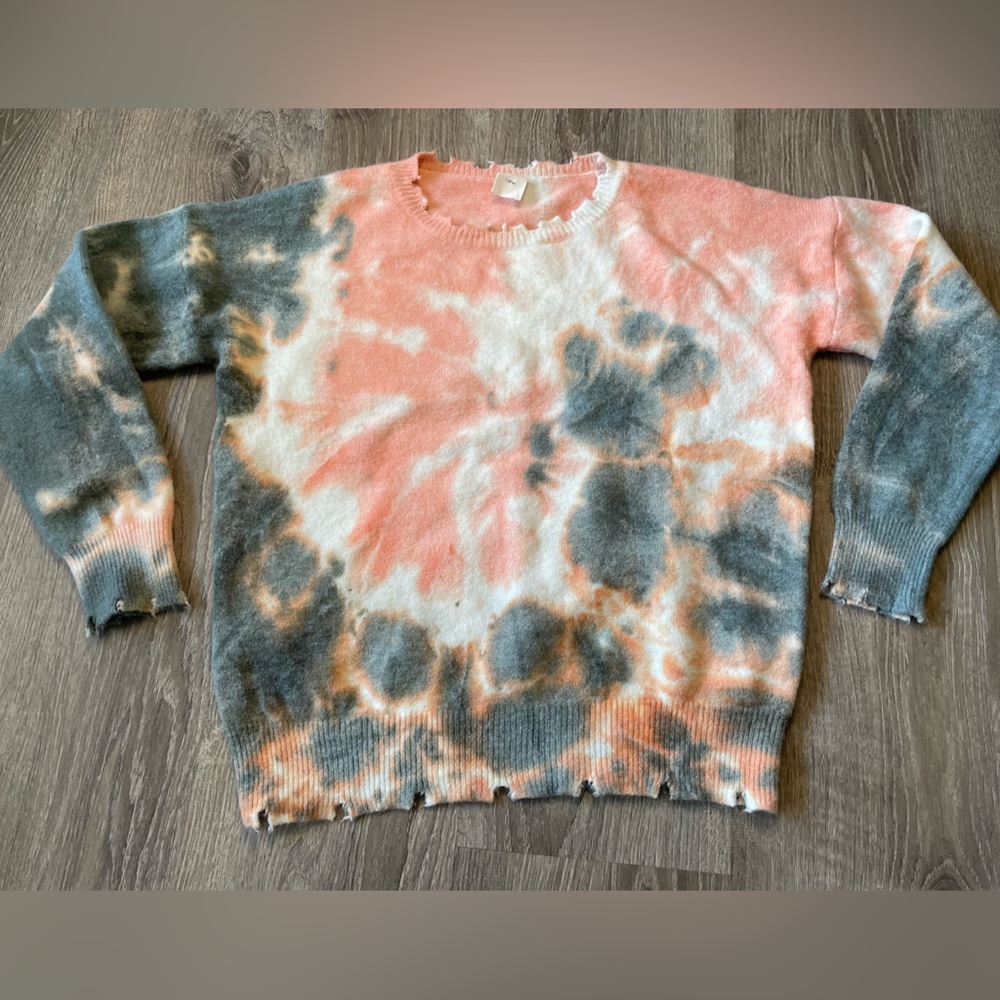 12 PM Buckle Brand Small Tie Dye Women’s Distressed Pullover Sweater